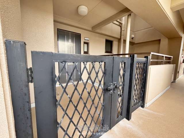 Lions Plaza Tsubogawa 2LDK Apartment for Sale in Naha - Thumbnail 3