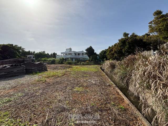 1037 sqm Land Plot for Sale in Onna Village, Okinawa - Thumbnail 3