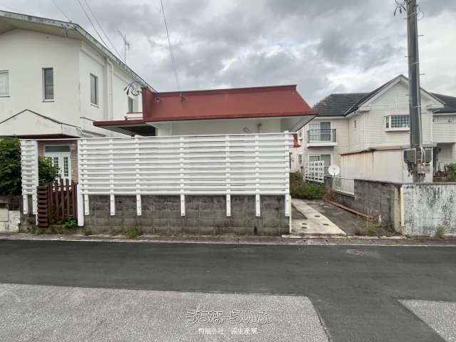 Chinen House: 3LDK Single-Family Home for Rent in Okinawa City - Thumbnail 2