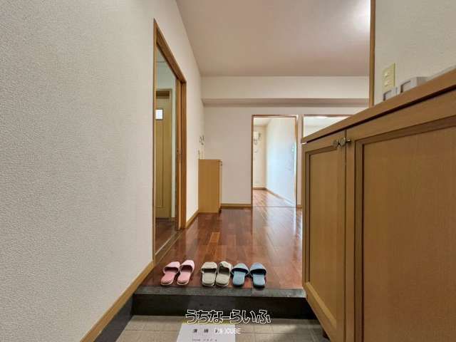 2LDK Apartment for Rent in Naha City's New Urban Center - Thumbnail 3