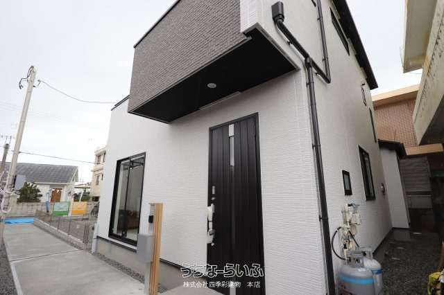 4LDK Family House for Sale in Uruma City, Okinawa - Thumbnail 2