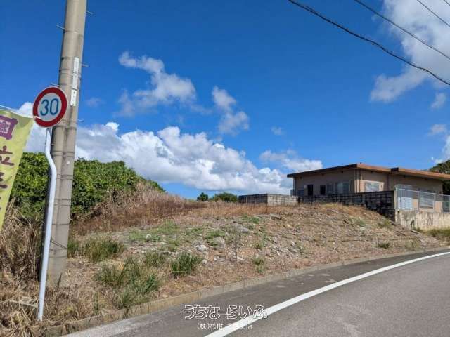 1429m² Hilltop Land for Sale in Motobu Town, Okinawa - Image 1