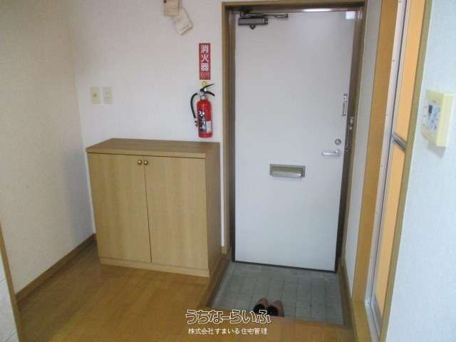 Oasis Matsugane 402: Spacious 1R Apartment for Rent in Naha, Okinawa - Thumbnail 3