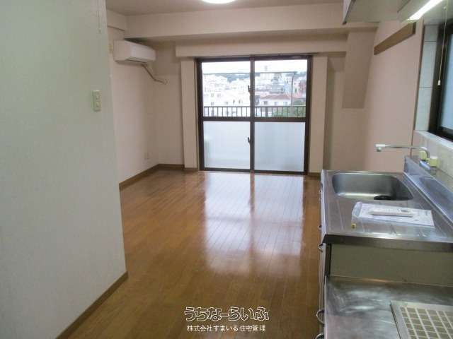 Oasis Matsugane 402: Spacious 1R Apartment for Rent in Naha, Okinawa - Thumbnail 4
