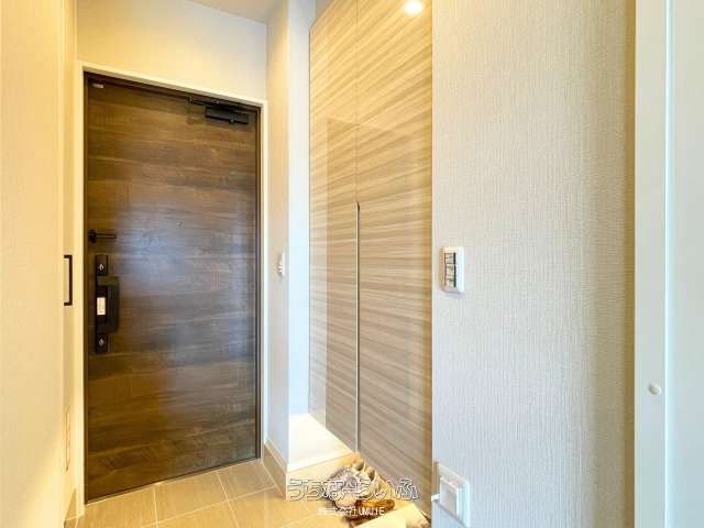 Modern 2LDK Condo in Nakagusuku with Premium Amenities & Security - Thumbnail 3