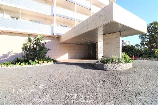 27th Floor 3LDK Apartment with Ocean View in Naha, Okinawa - Thumbnail 3