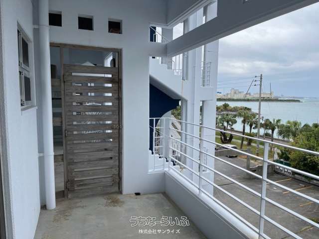 Ocean View 3LDK Apartment for Rent in Chatan, Okinawa - Thumbnail 2