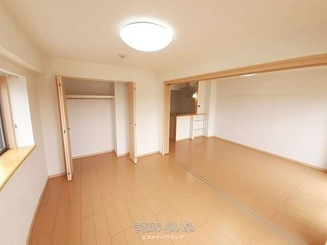 Green Hill 404: 2LDK Apartment for Rent in Yaese, Okinawa - Thumbnail 4