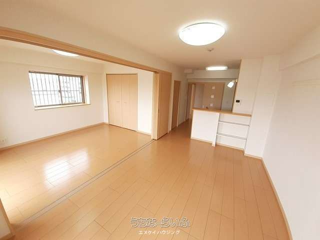 Green Hill 404: 2LDK Apartment for Rent in Yaese, Okinawa - Thumbnail 3