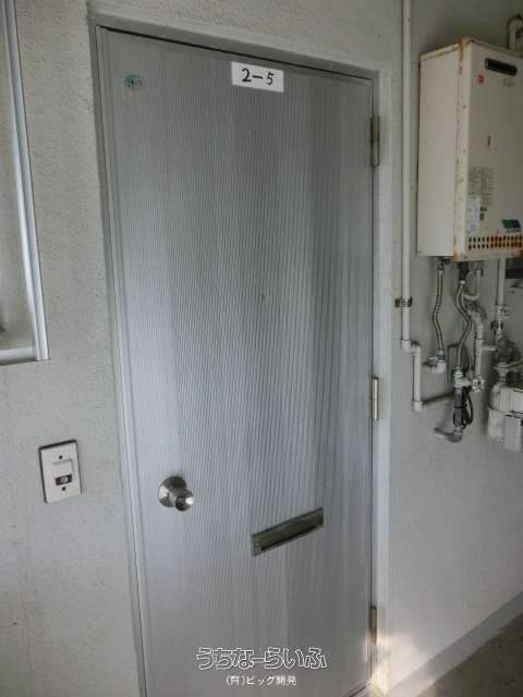 Rental Apartment in Naha, Okinawa - 2DK, No Deposit, Near Shuri Castle - Thumbnail 2