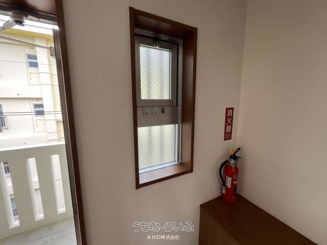 Maison Tomishiro 403: 1K Apartment for Rent in Tomigusuku, Okinawa - Thumbnail 2