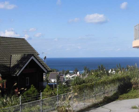 Land for Sale in Onna Village, Okinawa with East China Sea Views - Thumbnail 2