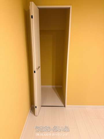 Renovated 2LDK Apartment for Sale in Naha's Tsuboya - Thumbnail 4