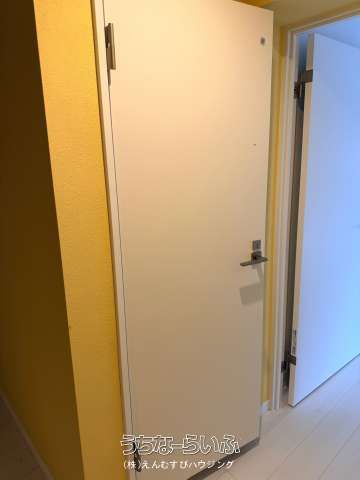 Renovated 2LDK Apartment for Sale in Naha's Tsuboya - Thumbnail 2