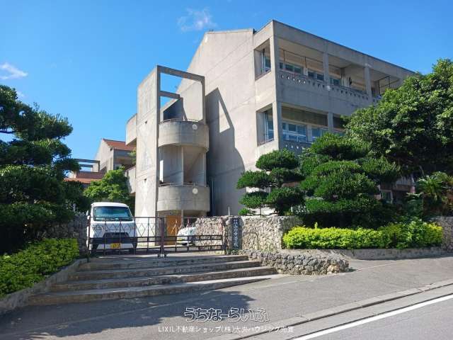 402.26 sqm Land with Old House in Okinawa City's Kubota - Thumbnail 4