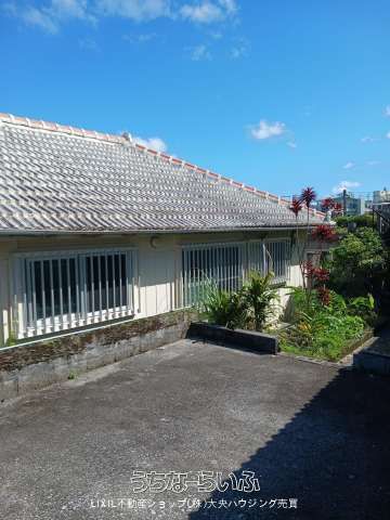 402.26 sqm Land with Old House in Okinawa City's Kubota - Thumbnail 3