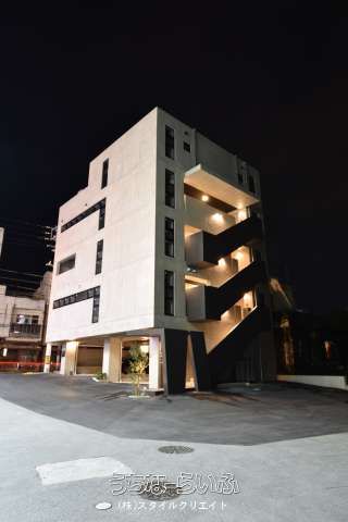 Pet-Friendly Maisonette Apartment for Rent in Ginowan, Okinawa - Thumbnail 2