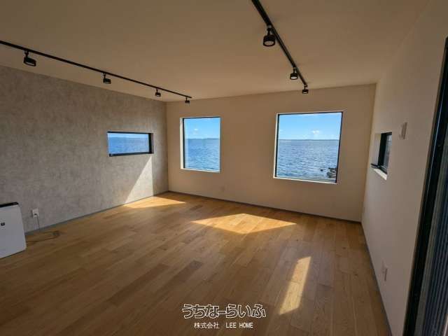 Ocean-View Container House for Sale on Miyakojima, Okinawa - Thumbnail 2