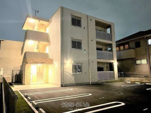Sunny Heights Ihei 2LDK Apartment for Rent in Chatan, Okinawa - Thumbnail 2