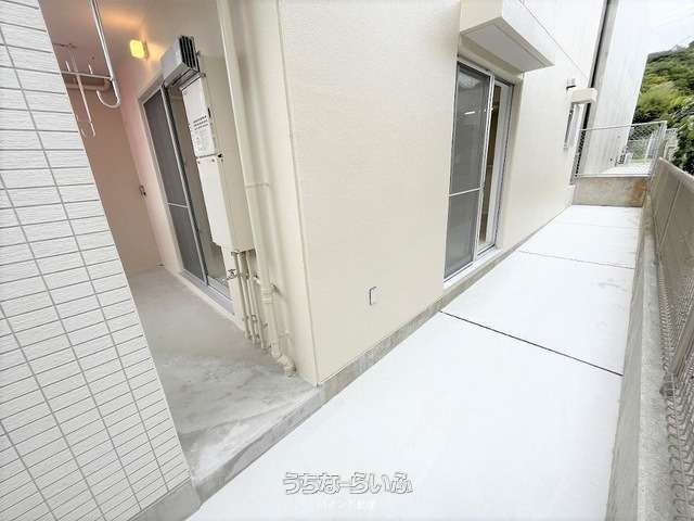 Sunny Heights Ihei 2LDK Apartment for Rent in Chatan, Okinawa - Thumbnail 4