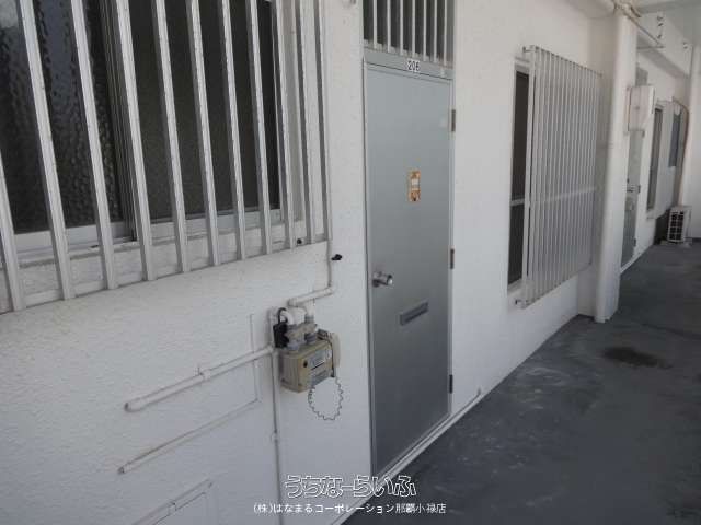 1LDK Apartment for Rent in Tomigusuku, Okinawa - 52,000 Yen - Thumbnail 2