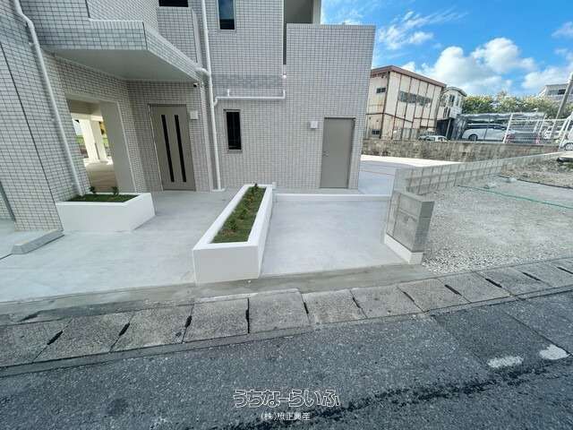 Modern 1LDK Apartment for Rent in Naha, Okinawa - Near Monorail - Thumbnail 3
