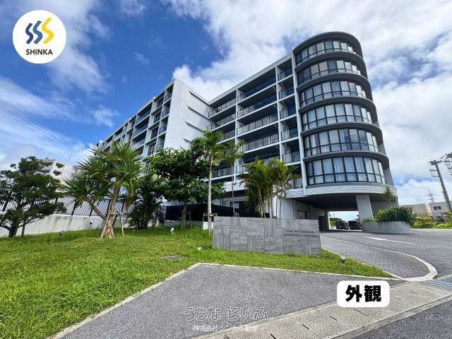 Spacious 2LDK Apartment in The Lycum Hills Residence Okinawa - Thumbnail 2
