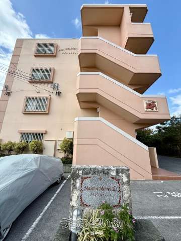 Ocean View 4-Story House for Sale in Yaese, Okinawa - Thumbnail 3