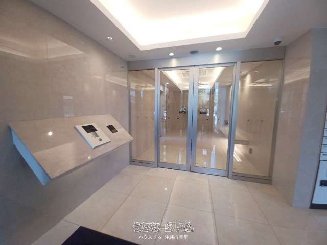 3LDK Apartment in Milco Mansion Okinawa City Ohzato Serena - Thumbnail 3