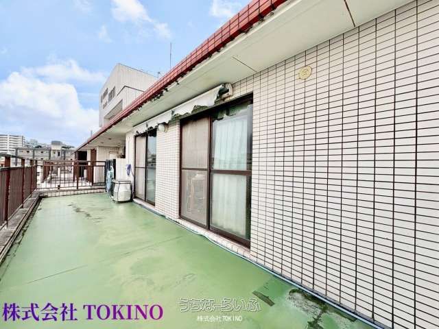 4LDK Top Floor Apartment with City View in Naha, Okinawa - Thumbnail 3
