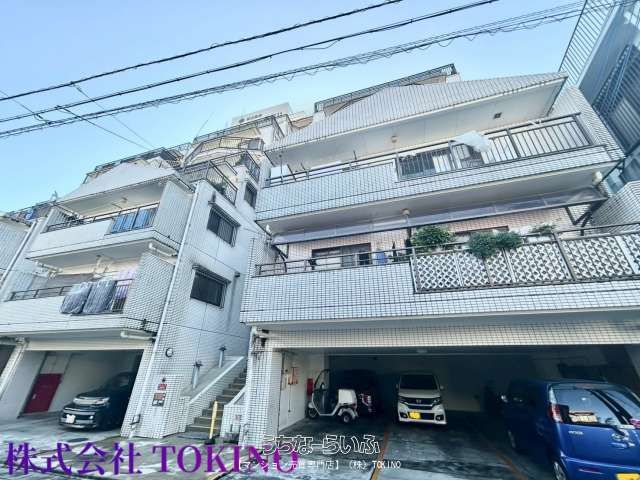 4LDK Top Floor Apartment with City View in Naha, Okinawa - Thumbnail 2