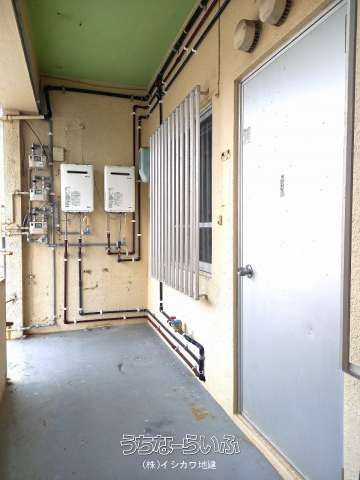 Renovated 1DK Apartment for Rent in Okinawa City - Thumbnail 2