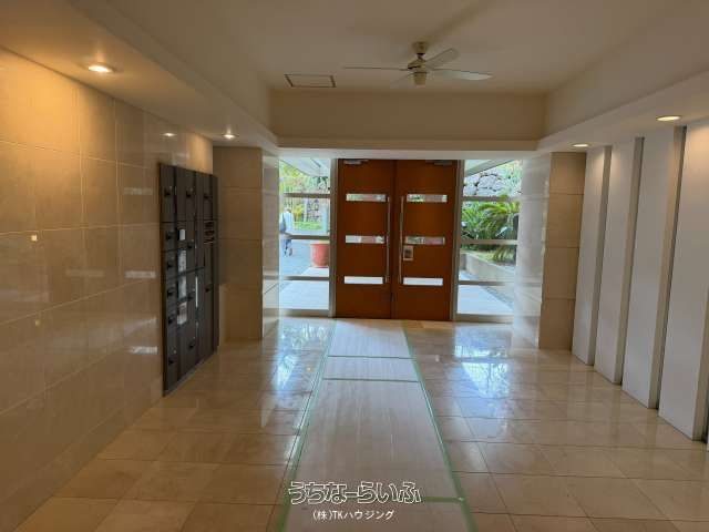 4LDK Corner Apartment in Milco Mansion Urasoe Gakuen Dori 2 - Thumbnail 4
