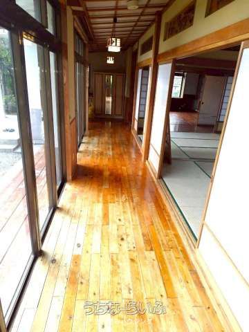 7LDK House for Rent with Large Garden in Motobu, Okinawa - Thumbnail 3