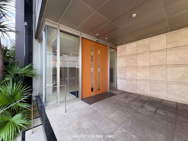 Milco Mansion Urasoe Minatogawa View 3LDK Apartment for Sale - Thumbnail 2