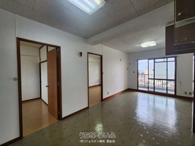2LDK Apartment for Rent in Ginowan, Okinawa with Elevator and Parking - Thumbnail 4