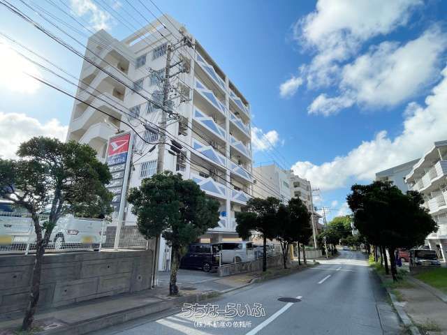 12-Unit Investment Apartment Building in Naha, Okinawa | 6.42% Yield - Thumbnail 2