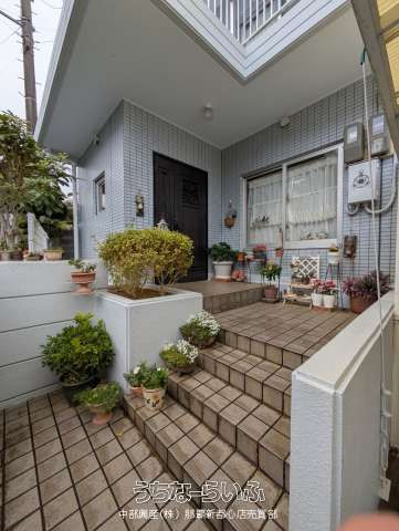 4LDK Family Home with Garden in Uruma, Okinawa | Renovated RC House - Thumbnail 4