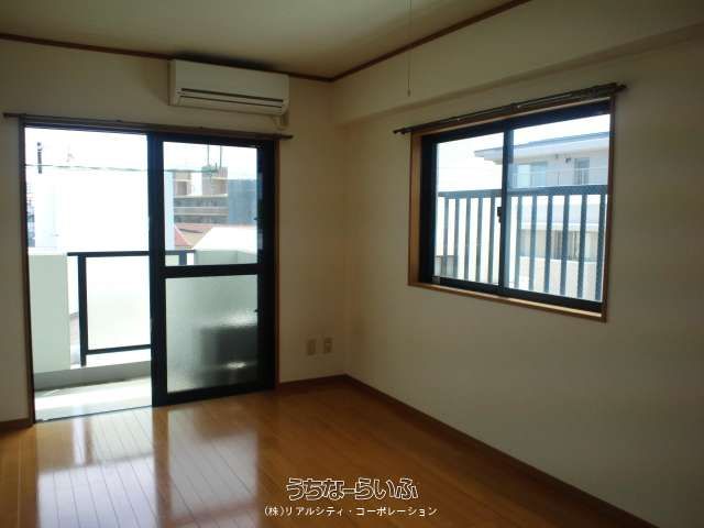 1R Apartment for Rent in Ameku, Naha City, Okinawa - Thumbnail 4