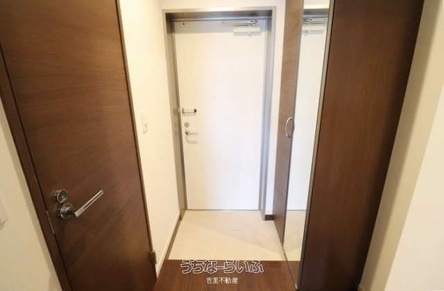 Pine Tree House 303: 1LDK Apartment for Rent in Chatan, Okinawa - Thumbnail 3