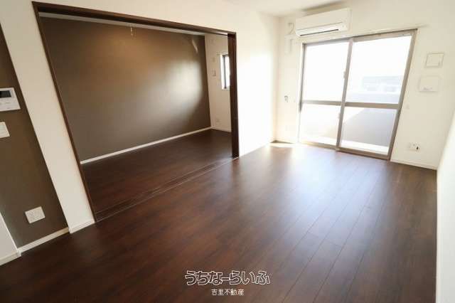 Pine Tree House 303: 1LDK Apartment for Rent in Chatan, Okinawa - Thumbnail 4