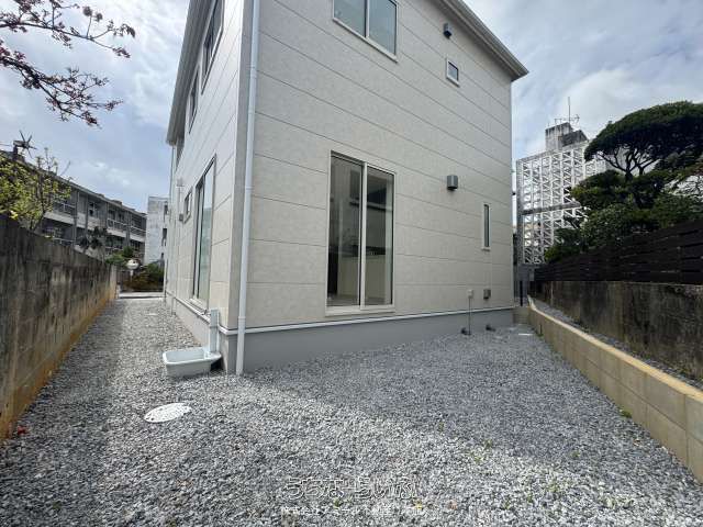 New 4LDK House for Sale in Yomitan Village, Okinawa - Thumbnail 2