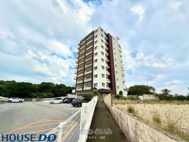 Renovated 2LDK Corner Unit in Premium Court Yogi Park Hills, Okinawa - Thumbnail 2