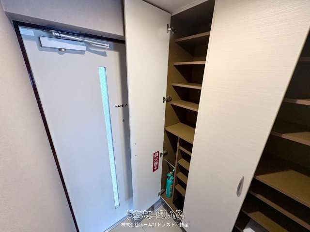 Renovated 2LDK Apartment with Fireworks View in Tomigusuku - Thumbnail 4