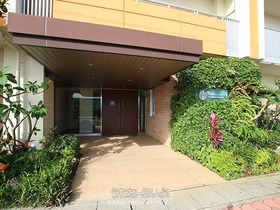 Ocean View 2LDK Apartment for Sale in Chatan, Okinawa - Thumbnail 2