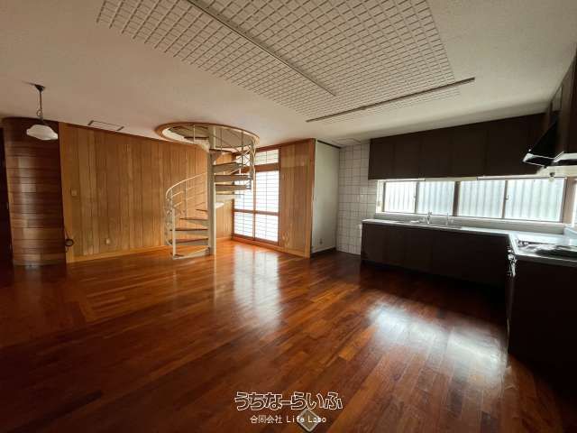 Irei House 2LDK Apartment for Rent in Okinawa City - Thumbnail 3