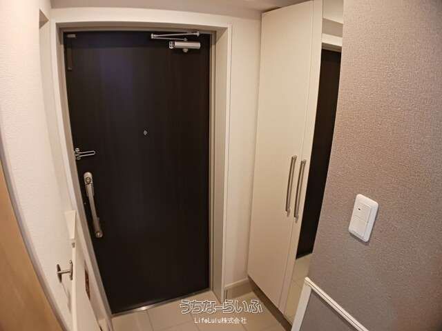 2LDK Apartment for Rent in Park Side Residence III, Kin Town, Okinawa - Thumbnail 2