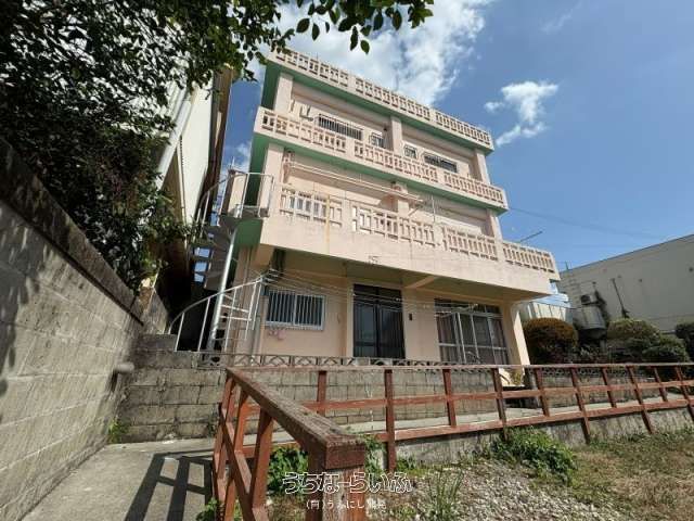 8LDK Renovated Home with Views in Yomitan Village, Okinawa - Thumbnail 2