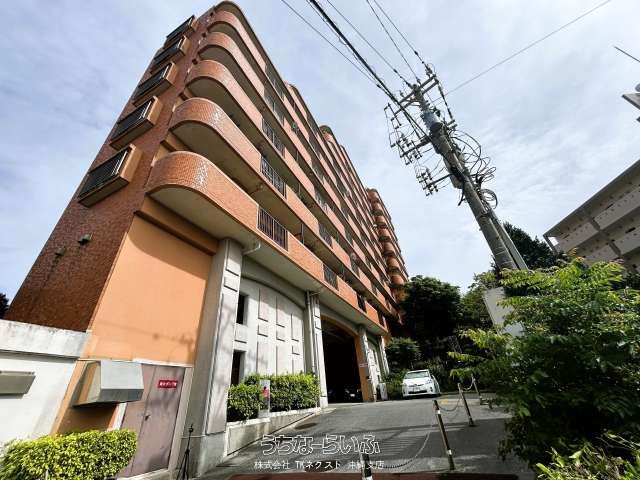 Refurbished 3DK Apartment with Sea View in Naha's Lions Garden - Image 1