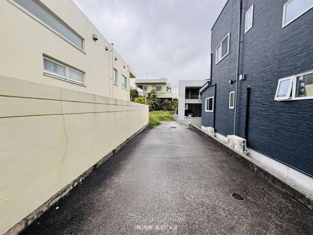 Land for Sale in Agena, Uruma City, Okinawa - 333.68 sqm - Thumbnail 2